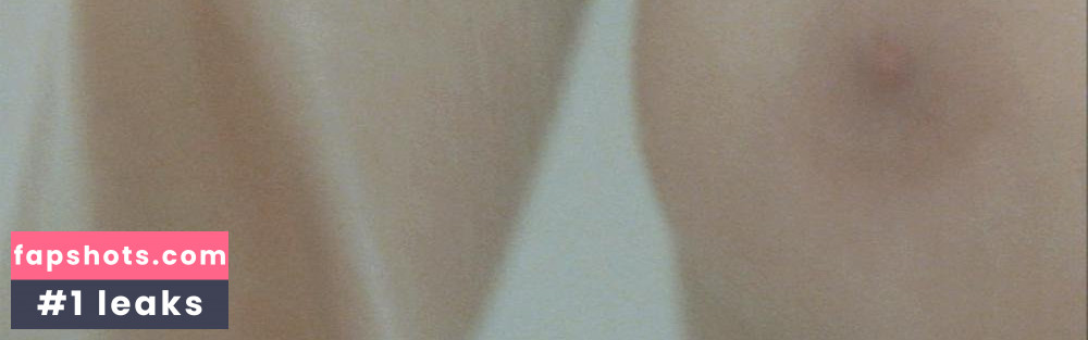 Sophie Quinton gallery photo #19