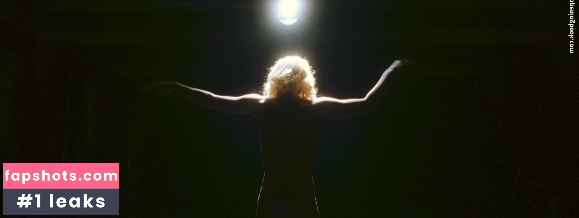 Sophie Quinton gallery photo #3