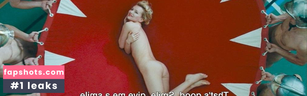 Sophie Quinton gallery photo #23