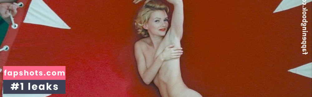 Sophie Quinton gallery photo #26