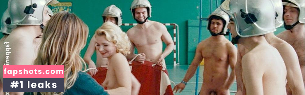 Sophie Quinton gallery photo #29