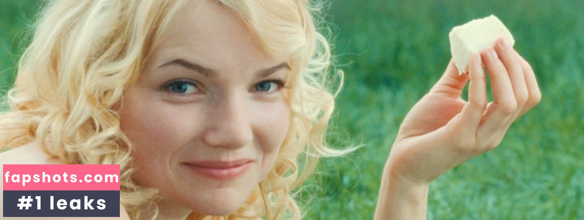 Sophie Quinton gallery photo #4