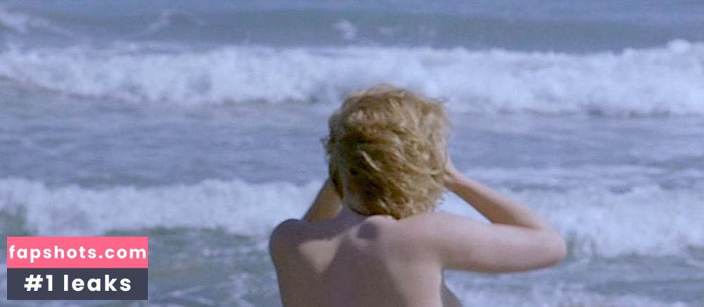 Sophie Quinton gallery photo #39