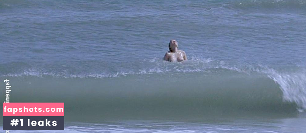 Sophie Quinton gallery photo #40