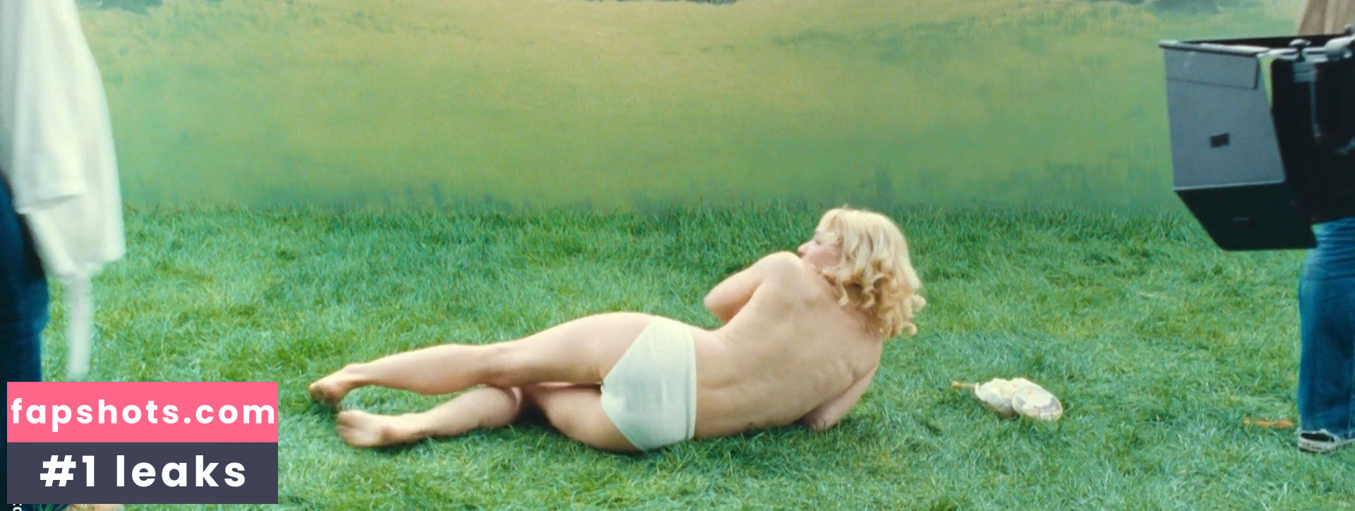 Sophie Quinton gallery photo #6