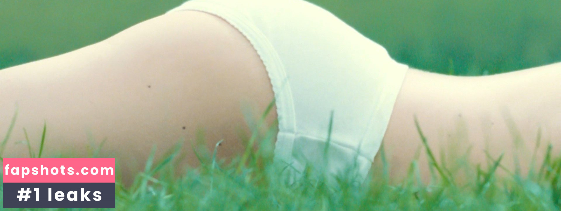 Sophie Quinton gallery photo #7