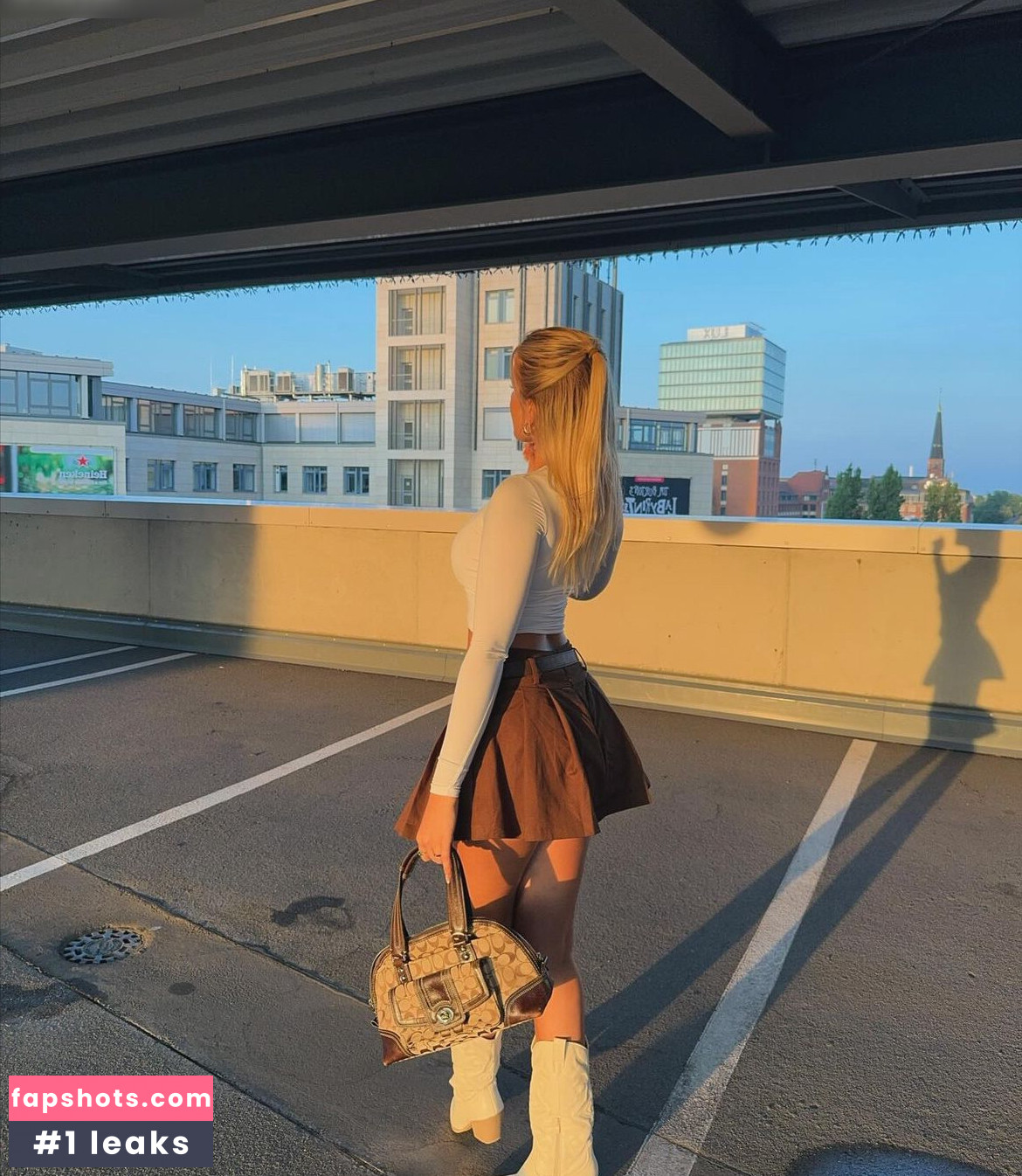 Sophie Schnur gallery photo #36