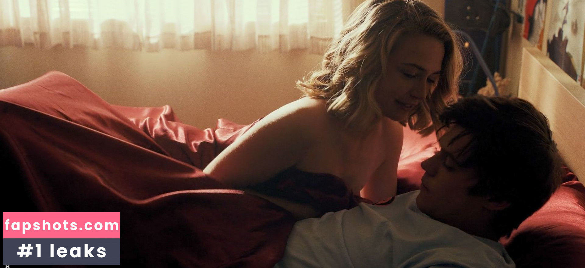 Sophie Simnett Filtración Desnuda OnlyFans Foto #3 - Fapshots