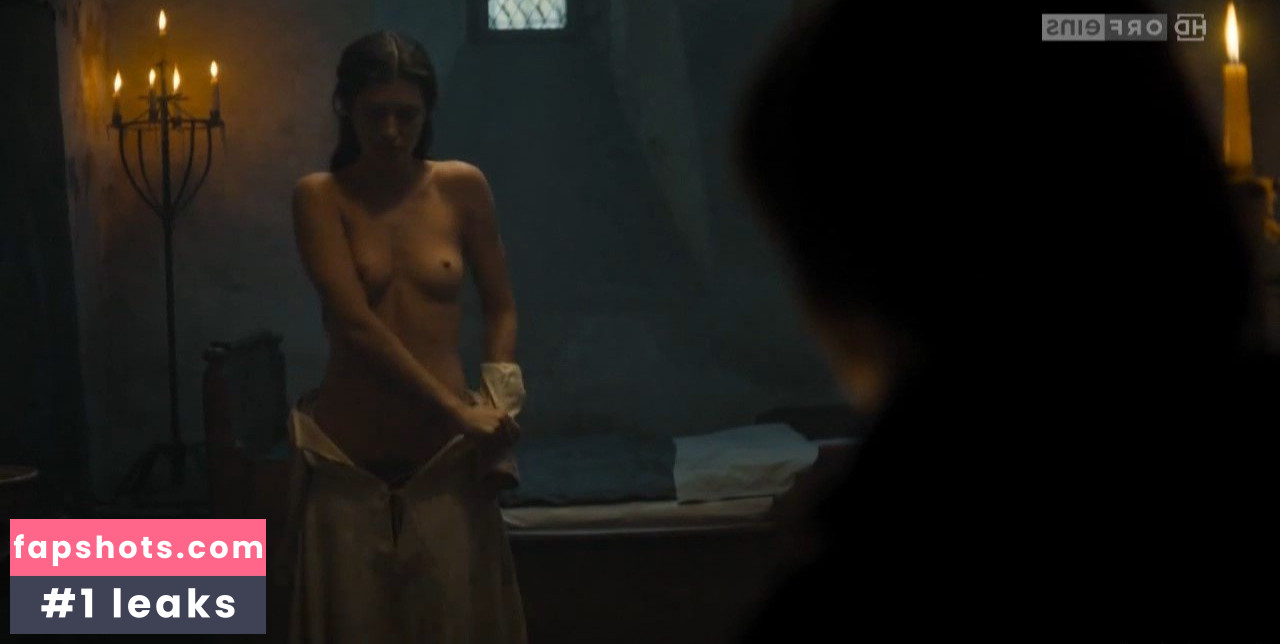 Sophie Strobele nude babe gallery