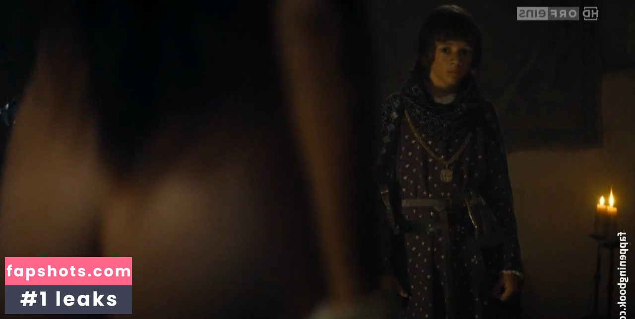 Sophie Strobele gallery photo #4