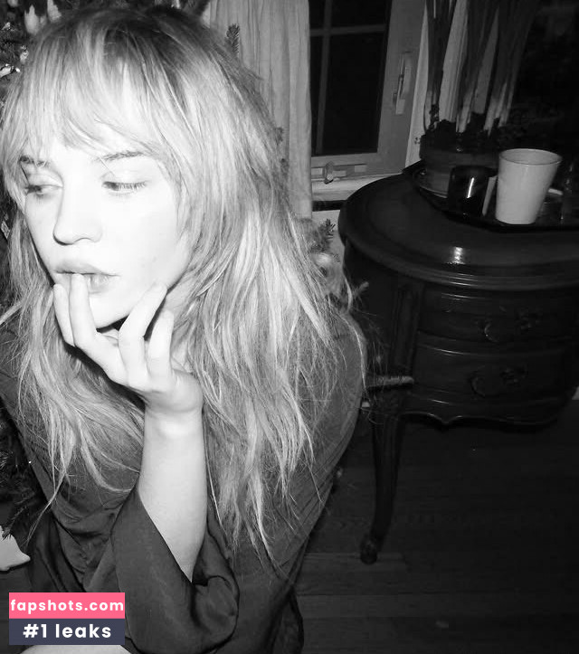 Sophie Thatcher Nude Leaks OnlyFans Photos #103 - LeakJerk