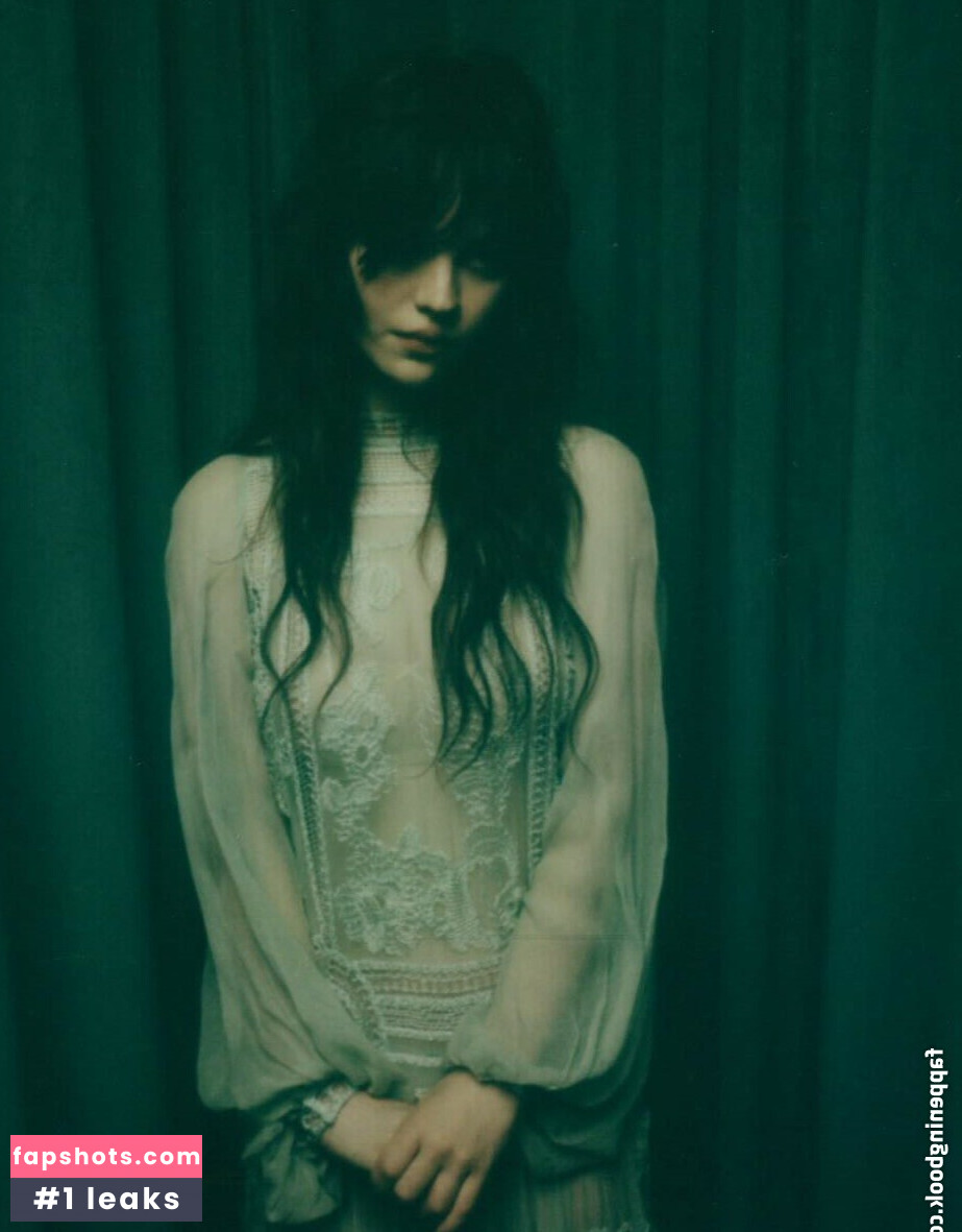 Sophie Thatcher Nude Leaks OnlyFans Photos #117 - LeakJerk