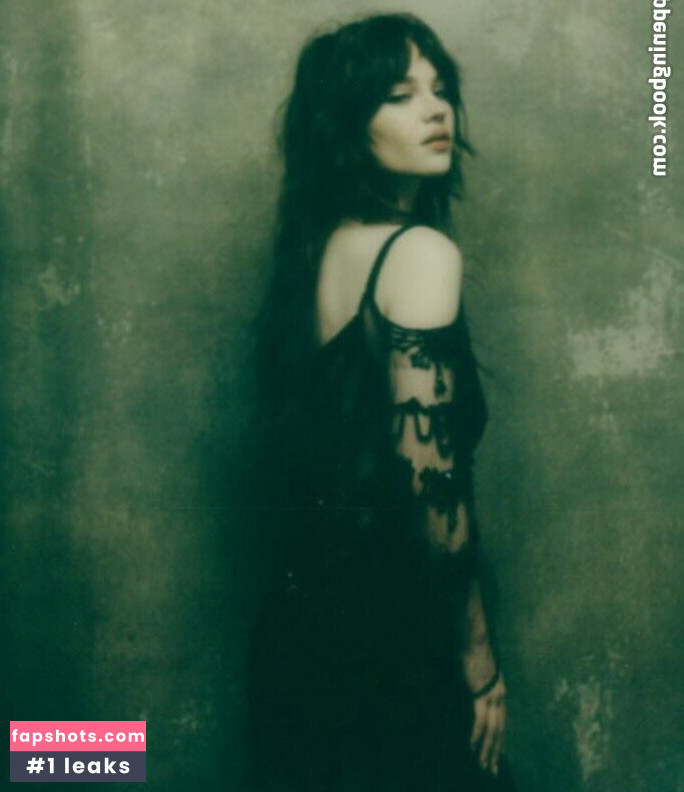 Sophie Thatcher Nude Leaks OnlyFans Photos #118 - LeakJerk