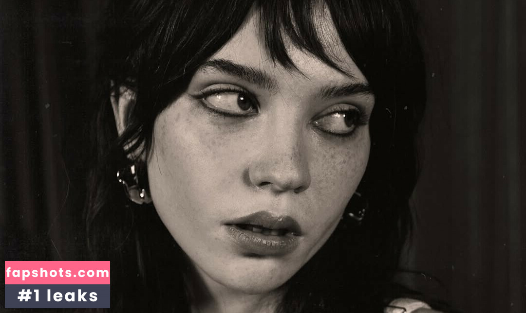 Sophie Thatcher Nude Leaks OnlyFans Photos #17 - LeakJerk