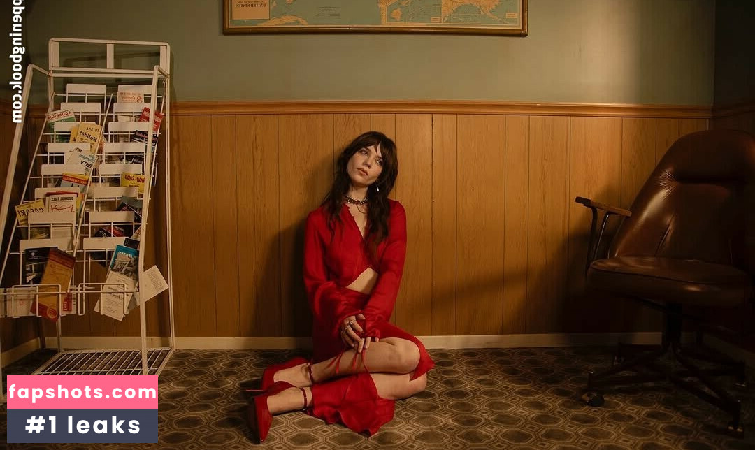 Sophie Thatcher Nude Leaks OnlyFans Photos #19 - LeakJerk