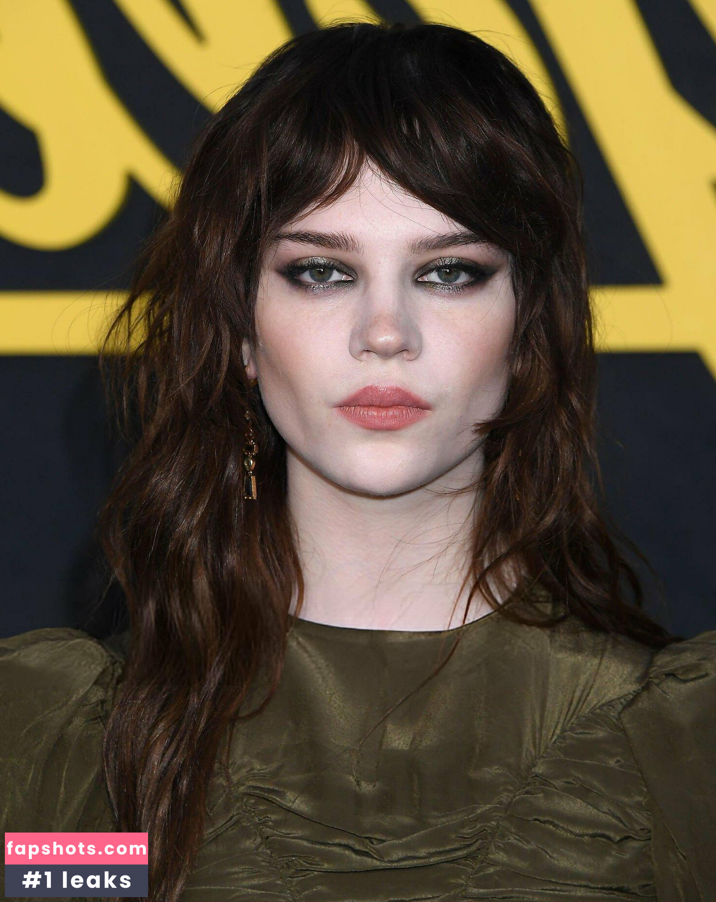 Sophie Thatcher Nude Leaks OnlyFans Photos #25 - LeakJerk