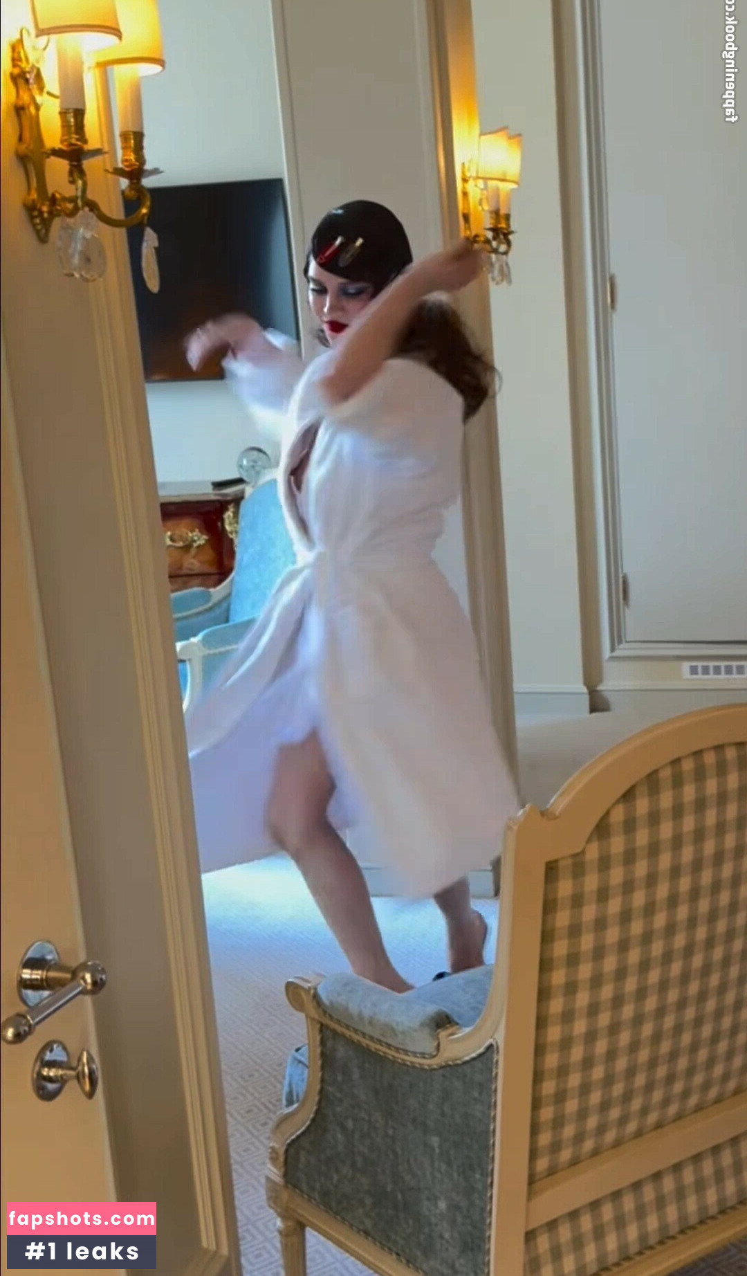 Sophie Thatcher gallery photo #4