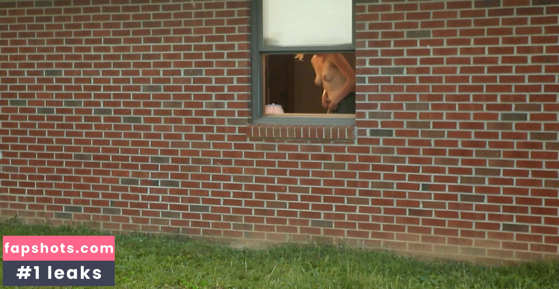 Sophie Traub gallery photo #11