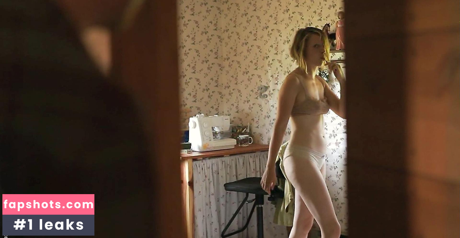 Sophie Traub gallery photo #13