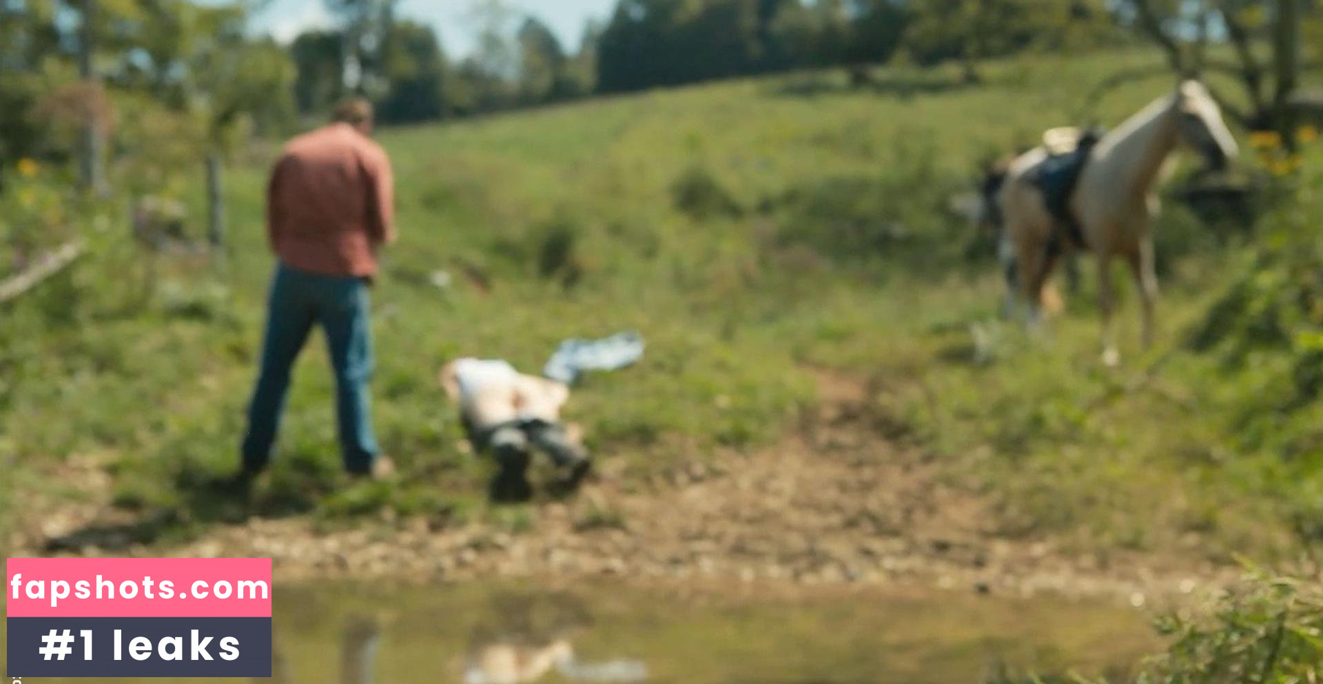 Sophie Traub gallery photo #3