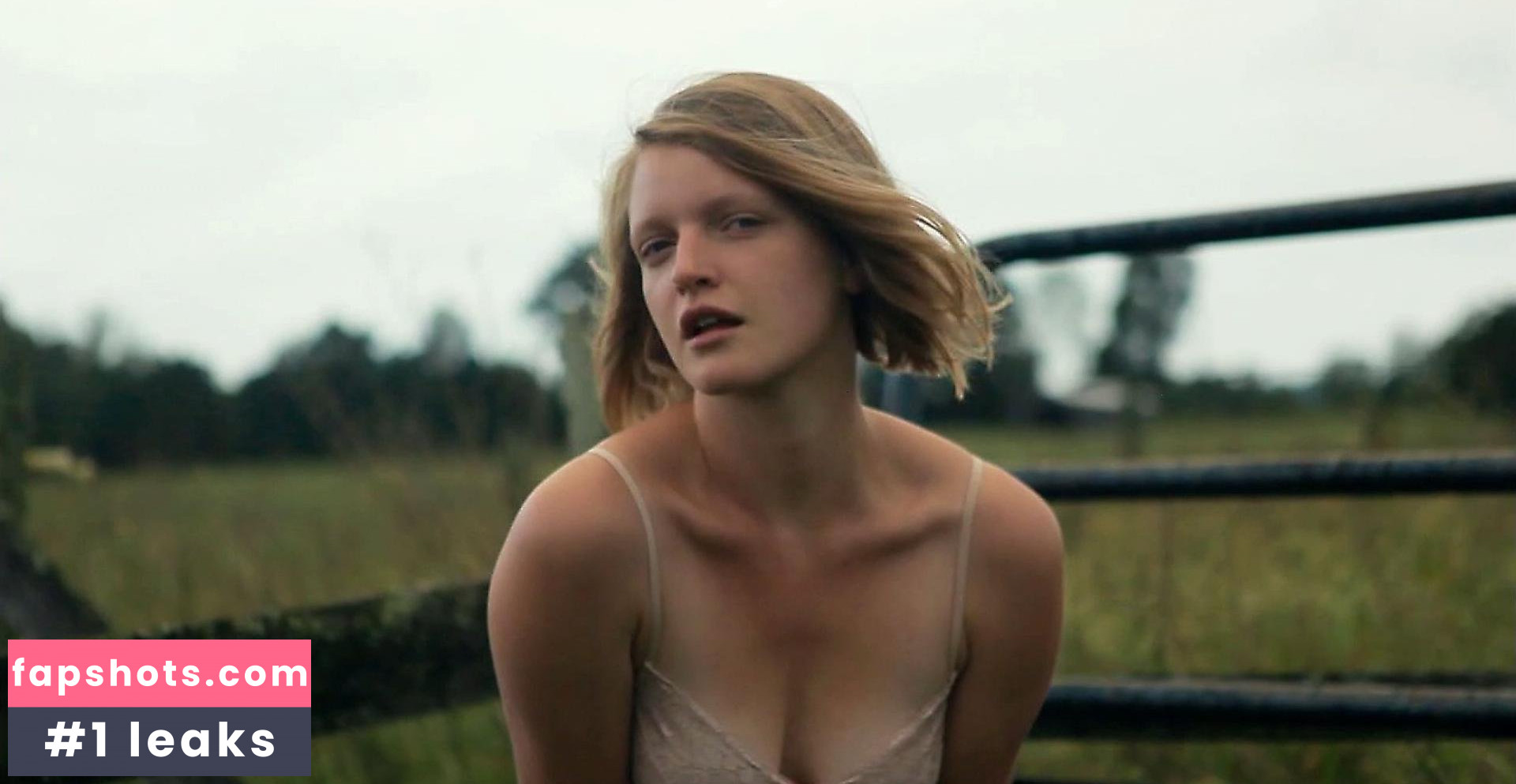 Sophie Traub gallery photo #5