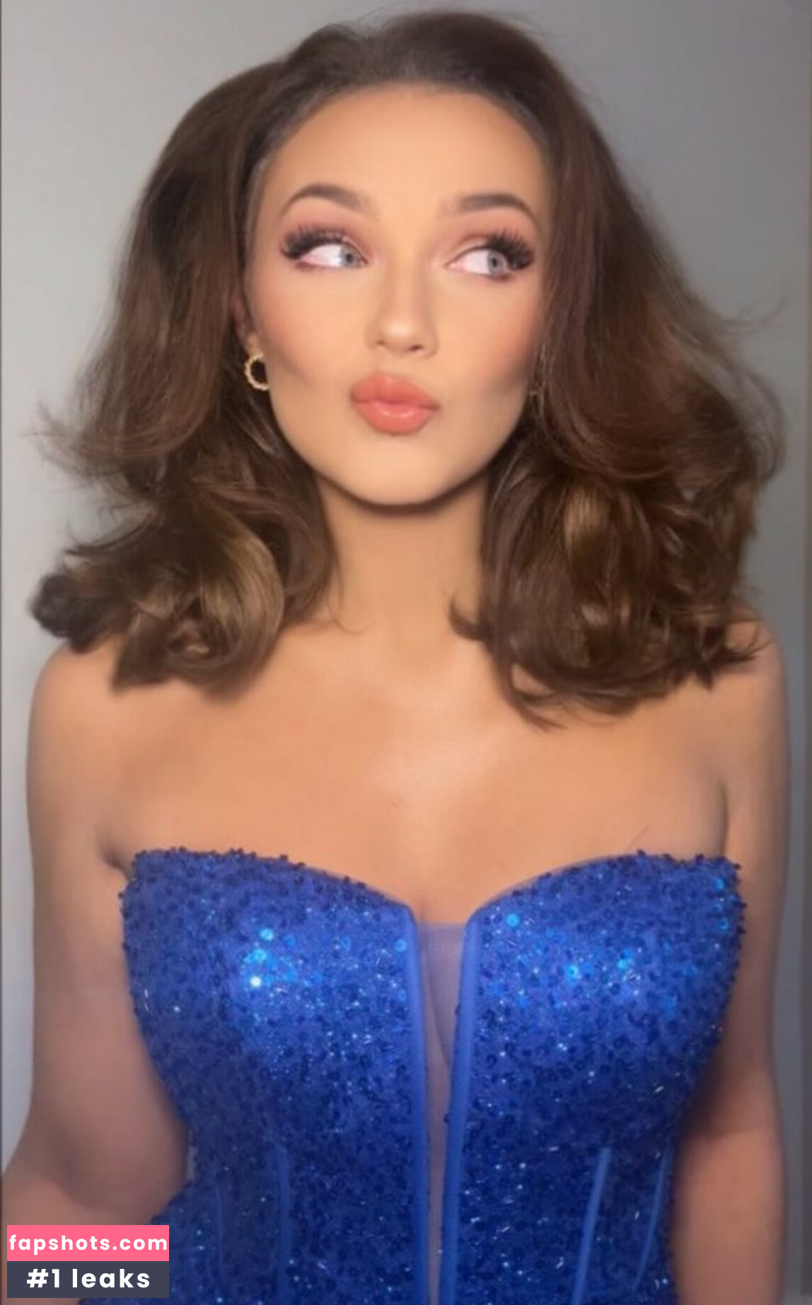 Sophie Wallace gallery photo #2