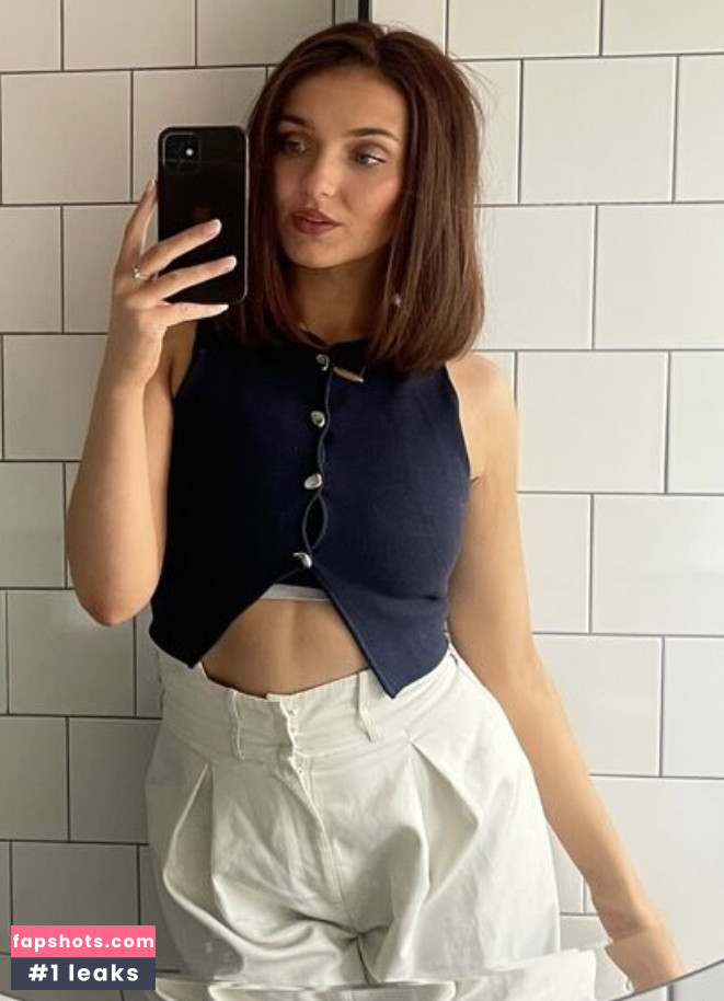 Sophie Wallace gallery photo #21