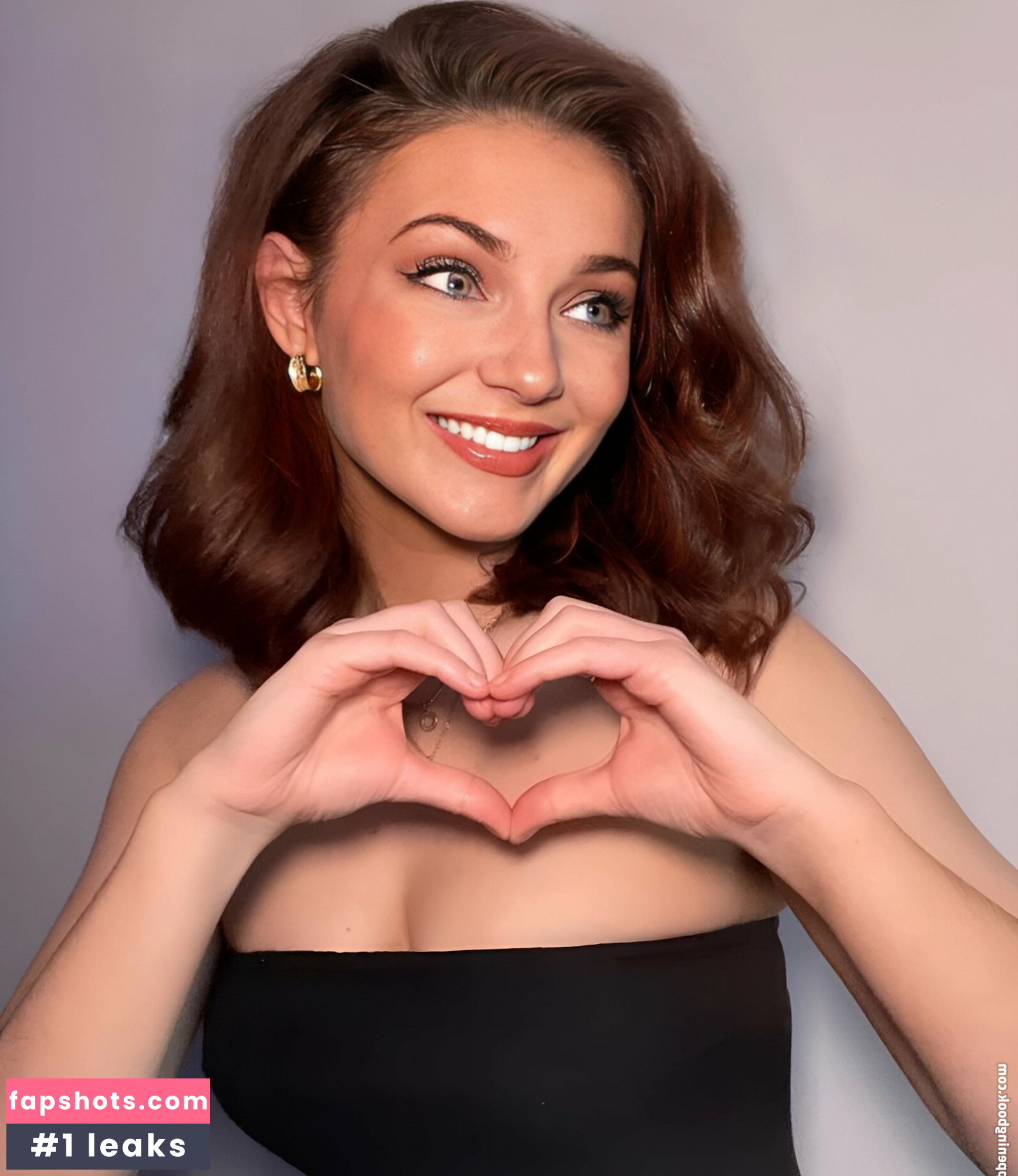 Sophie Wallace gallery photo #30