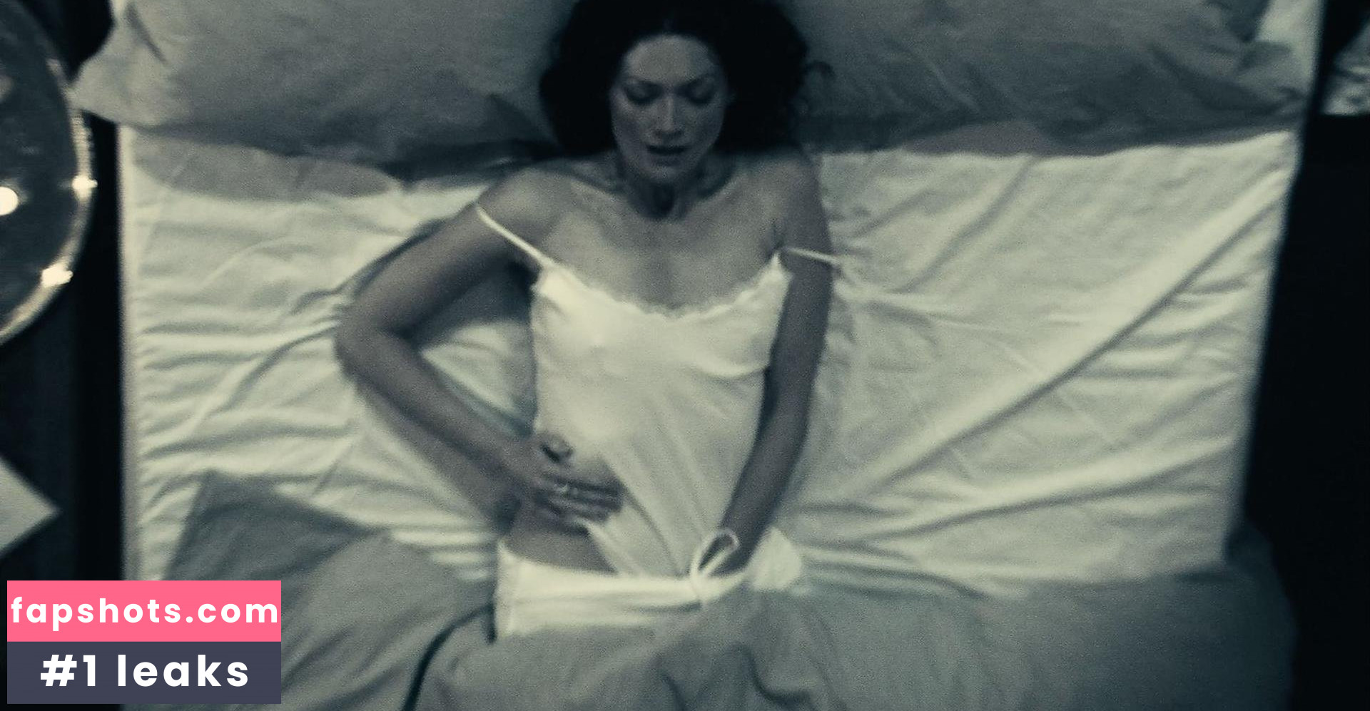 Sophie Ward nude babe gallery