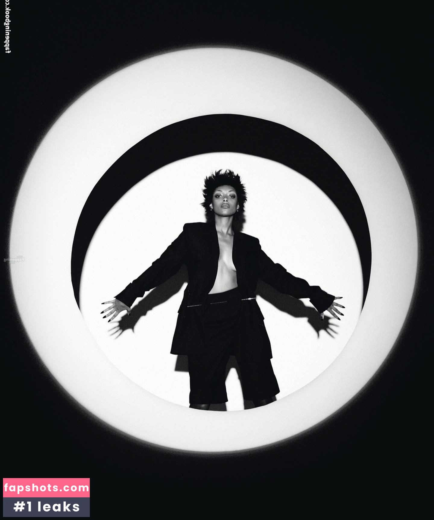 Sophie Wilde gallery photo #3