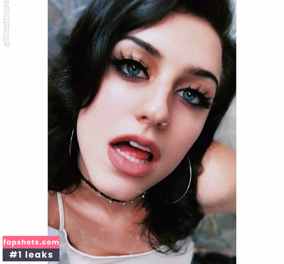 SophieSommers gallery photo #2