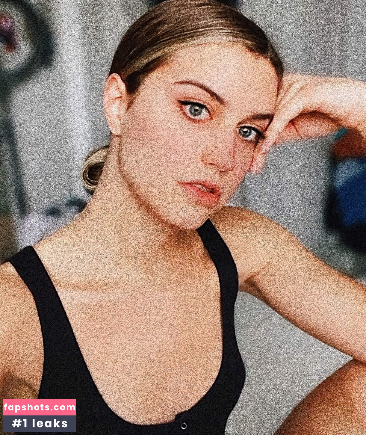 SophieSommers gallery photo #13