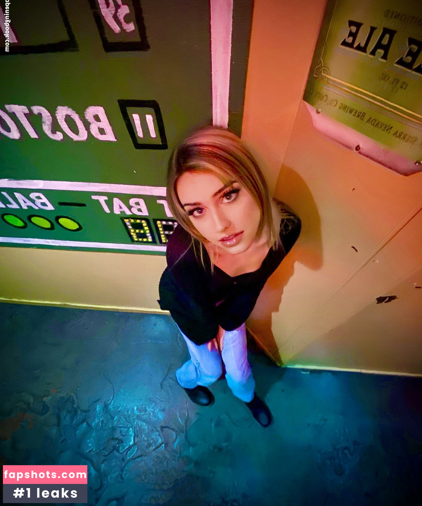 SophieSommers gallery photo #16