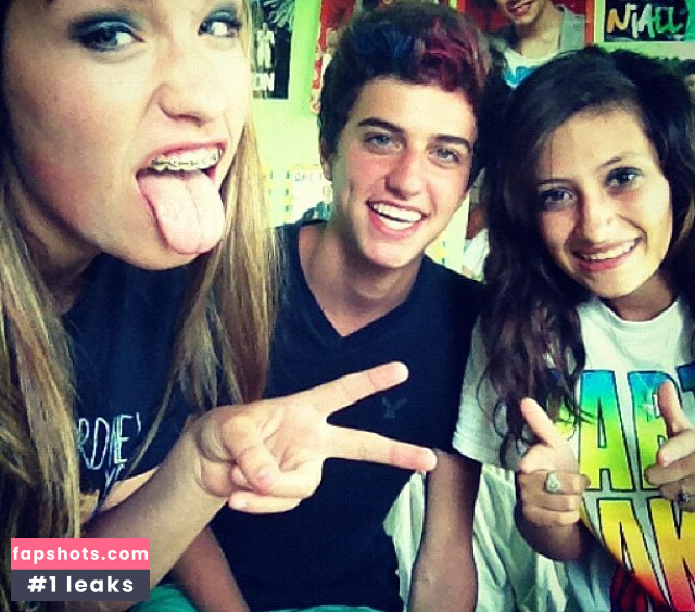 SophieSommers gallery photo #18