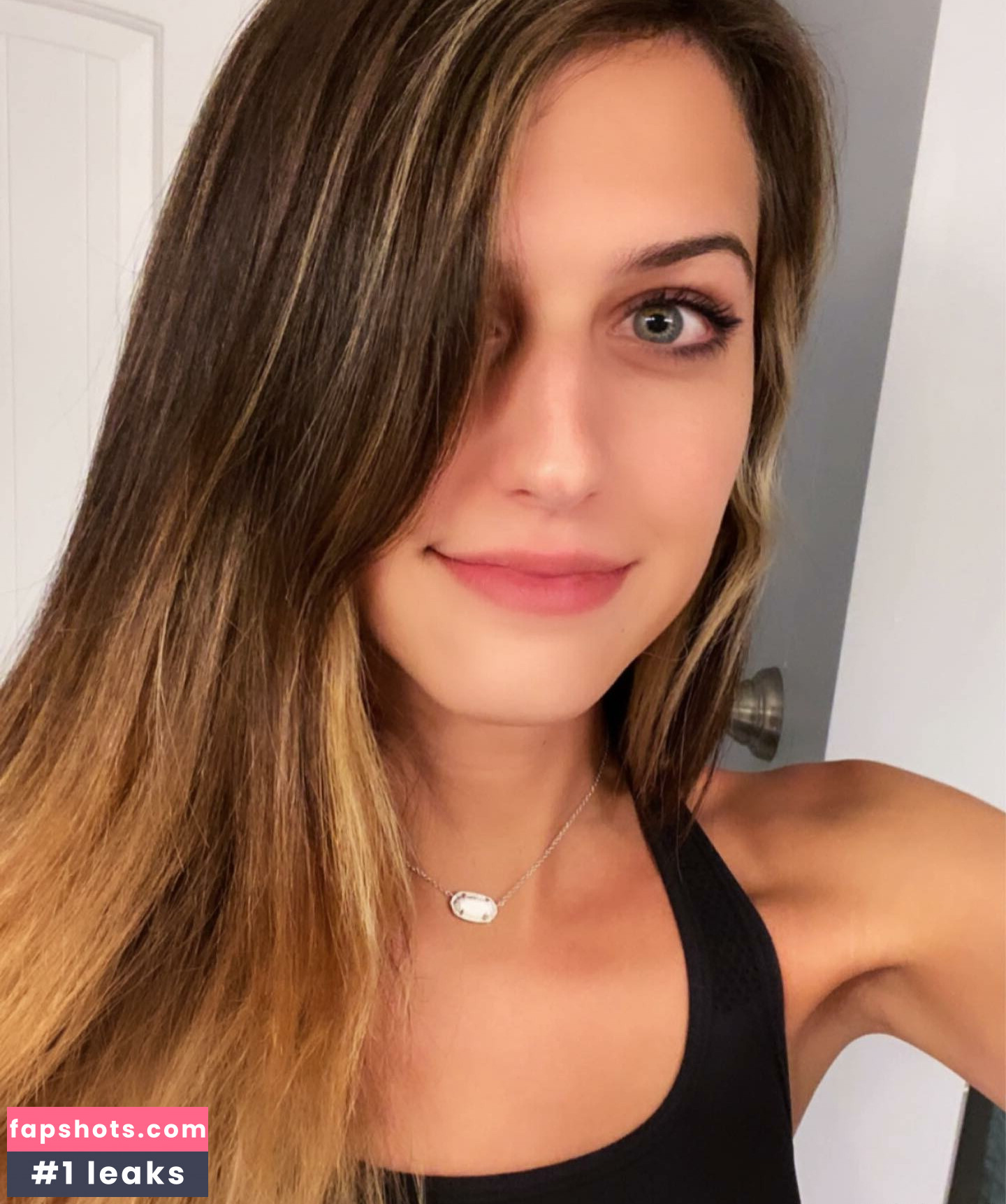 SophieSommers gallery photo #27