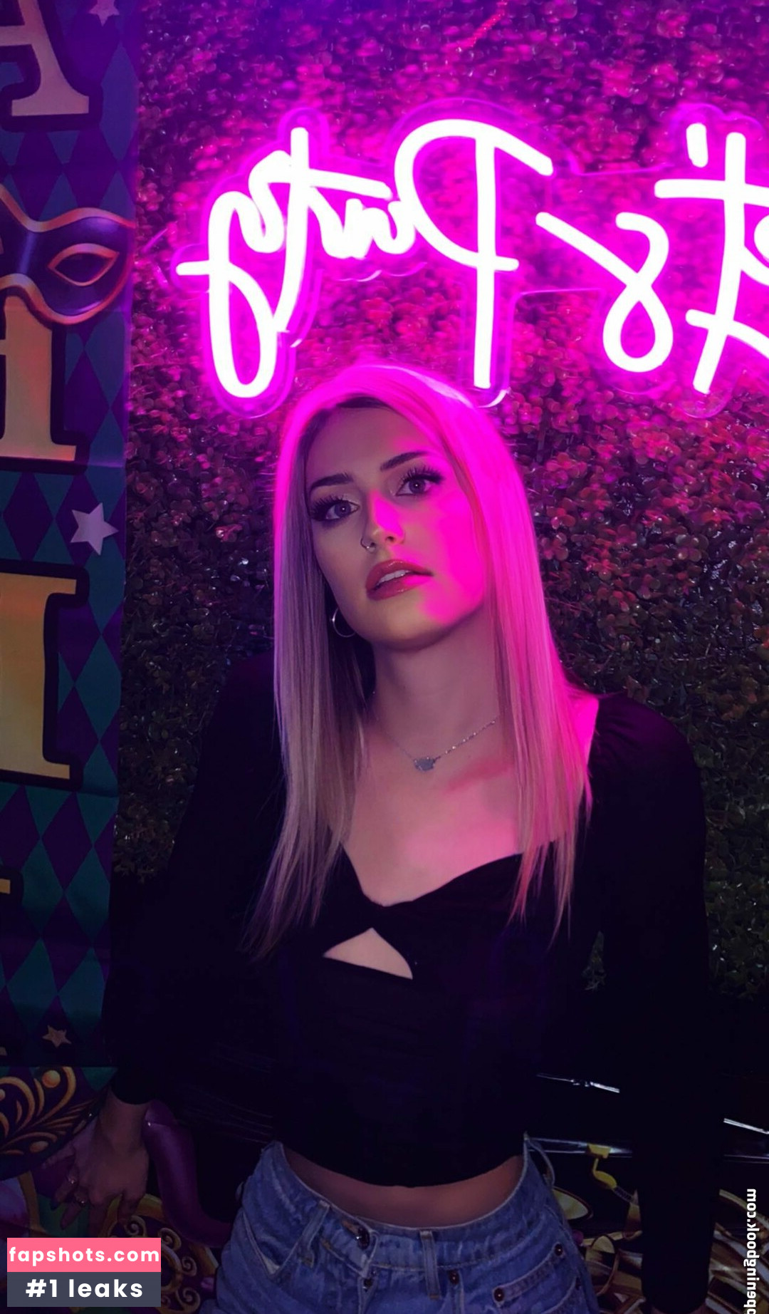 SophieSommers gallery photo #28