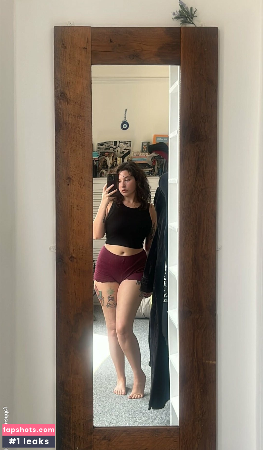 Sophoulla gallery photo #2