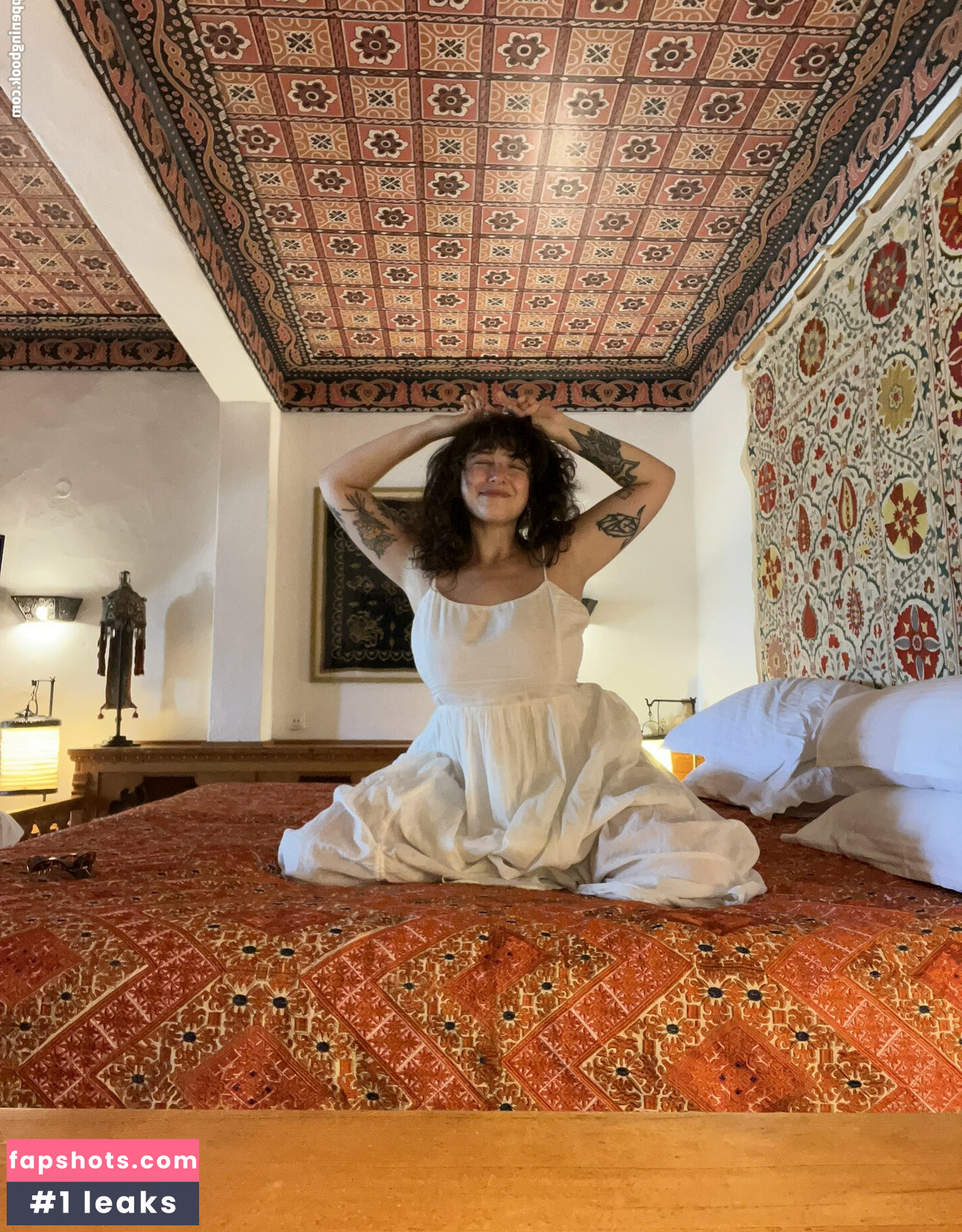 Sophoulla gallery photo #29