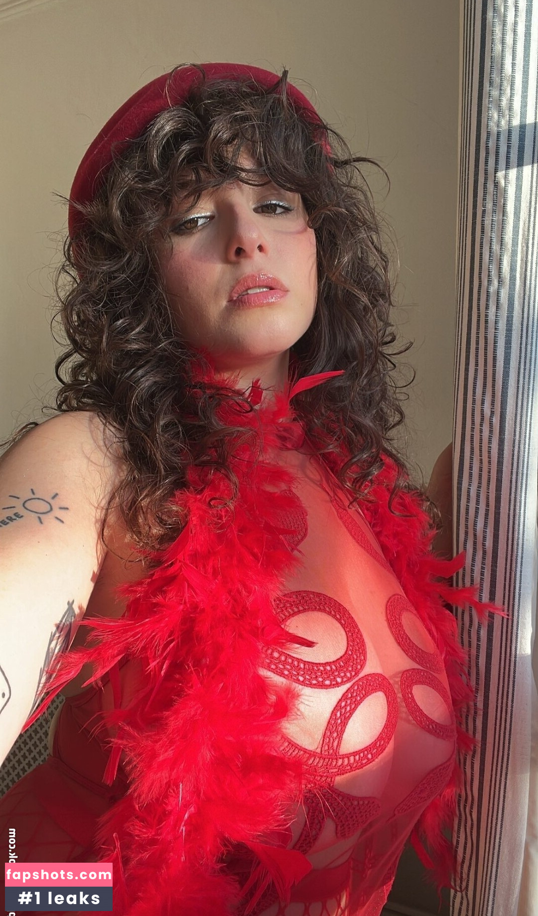 Sophoulla gallery photo #31