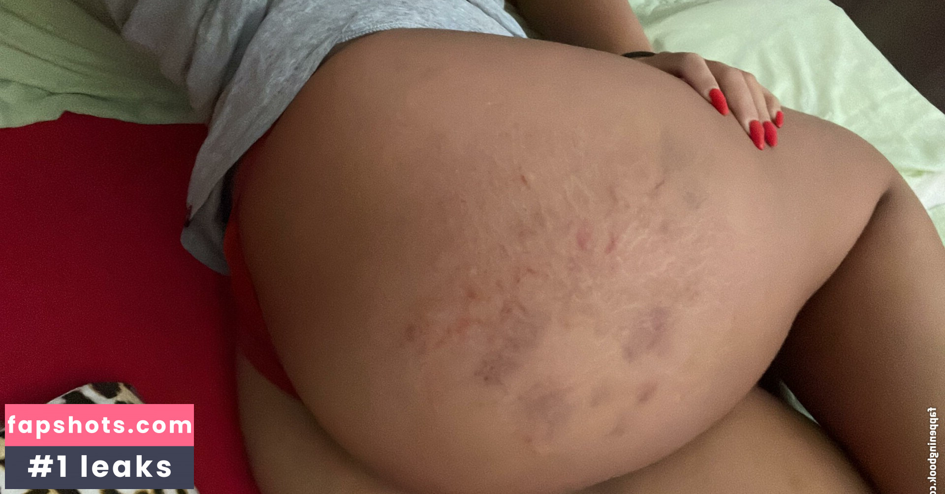 Sorrisinho nude babe gallery