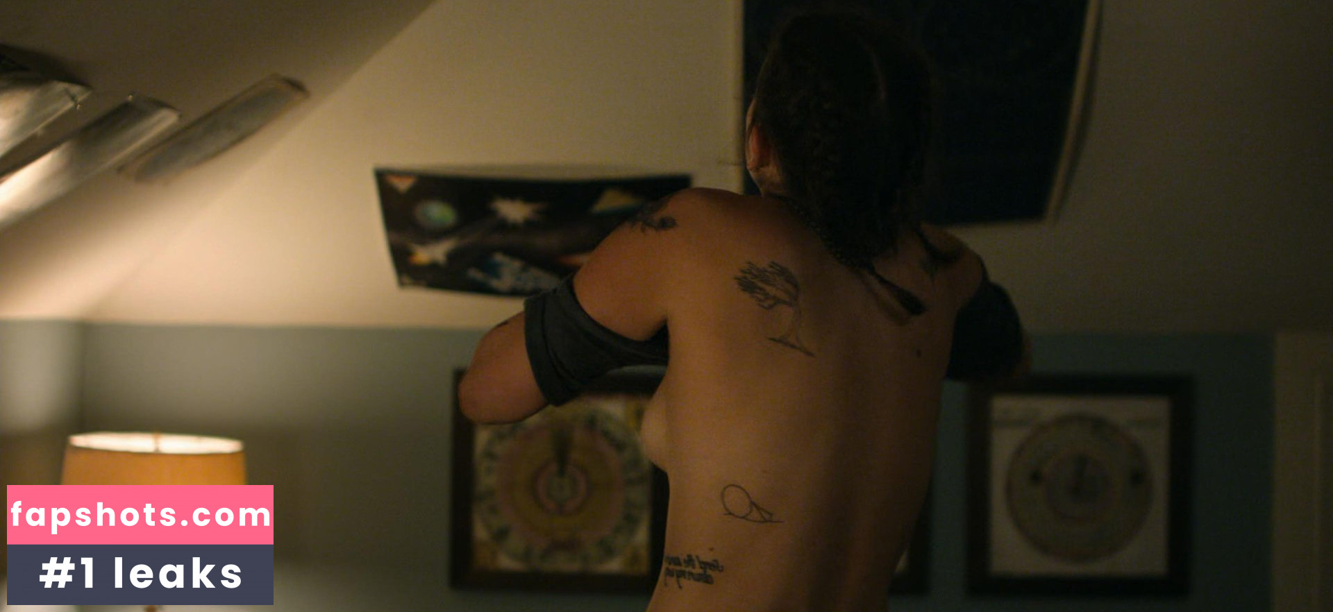 Sosie Bacon gallery photo #7