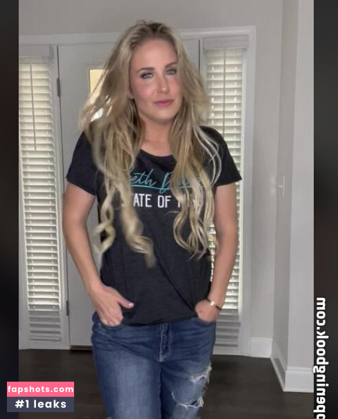 Southern Wife gallery photo #8