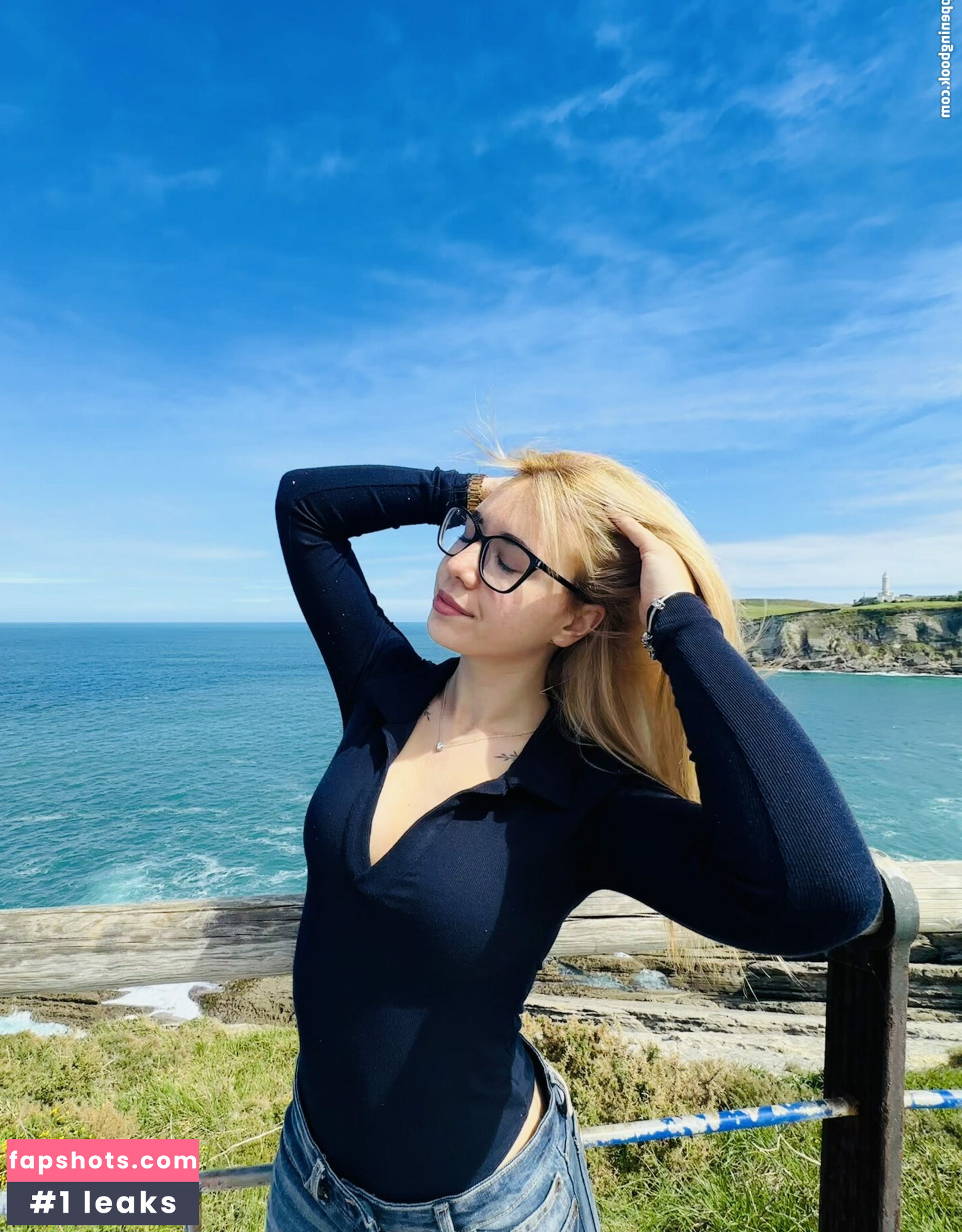 Soycamve nude babe gallery