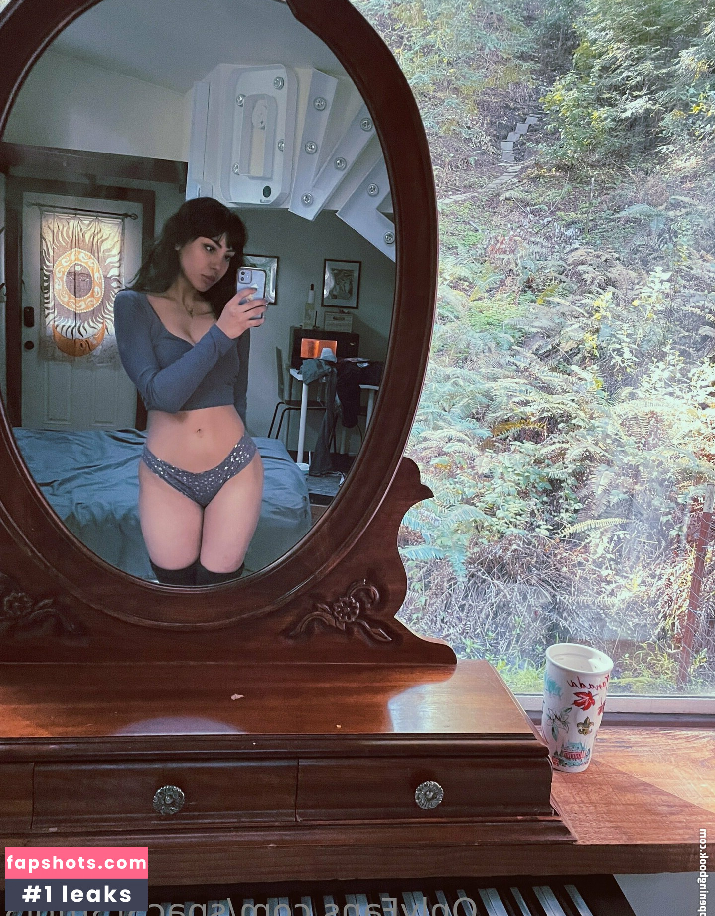 spac3t3mpl3 nude babe gallery