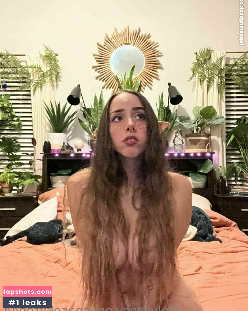 Spacekitten44 gallery photo #8