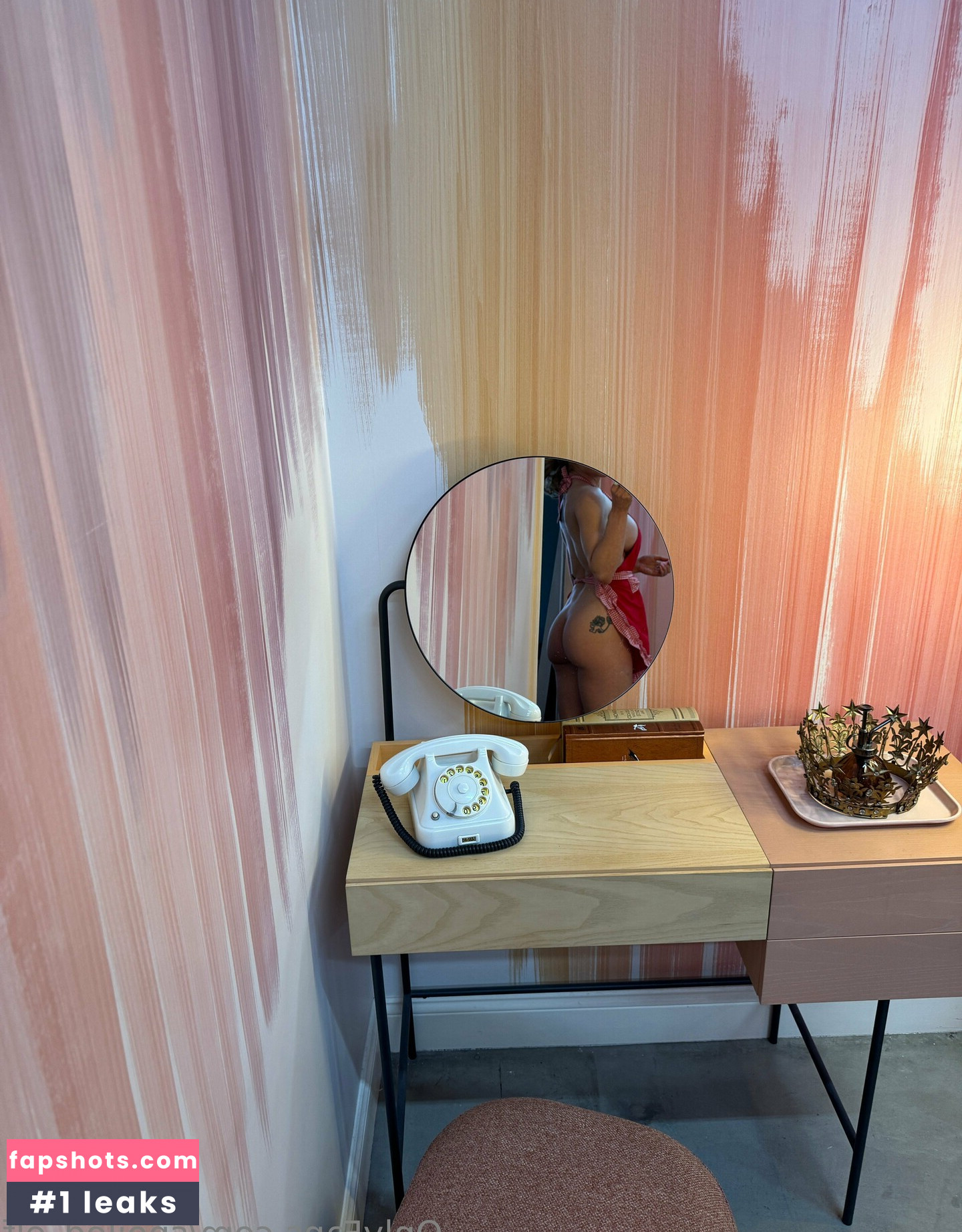 spoiled_elf gallery photo #5