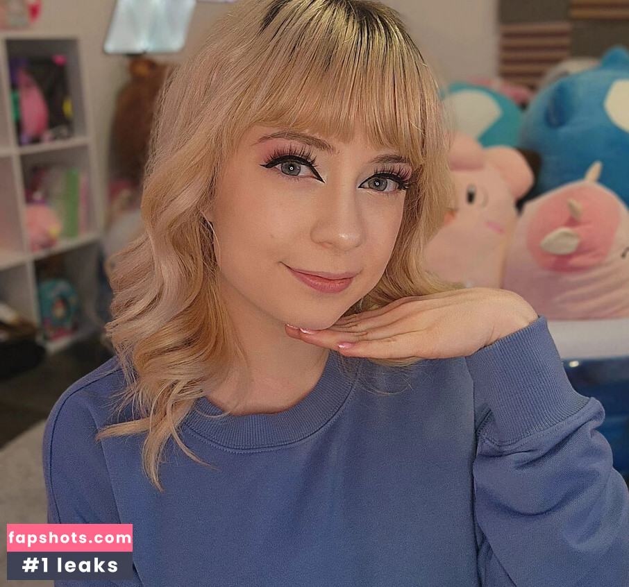 SquishShe gallery photo #3