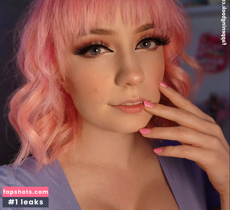 SquishShe gallery photo #34