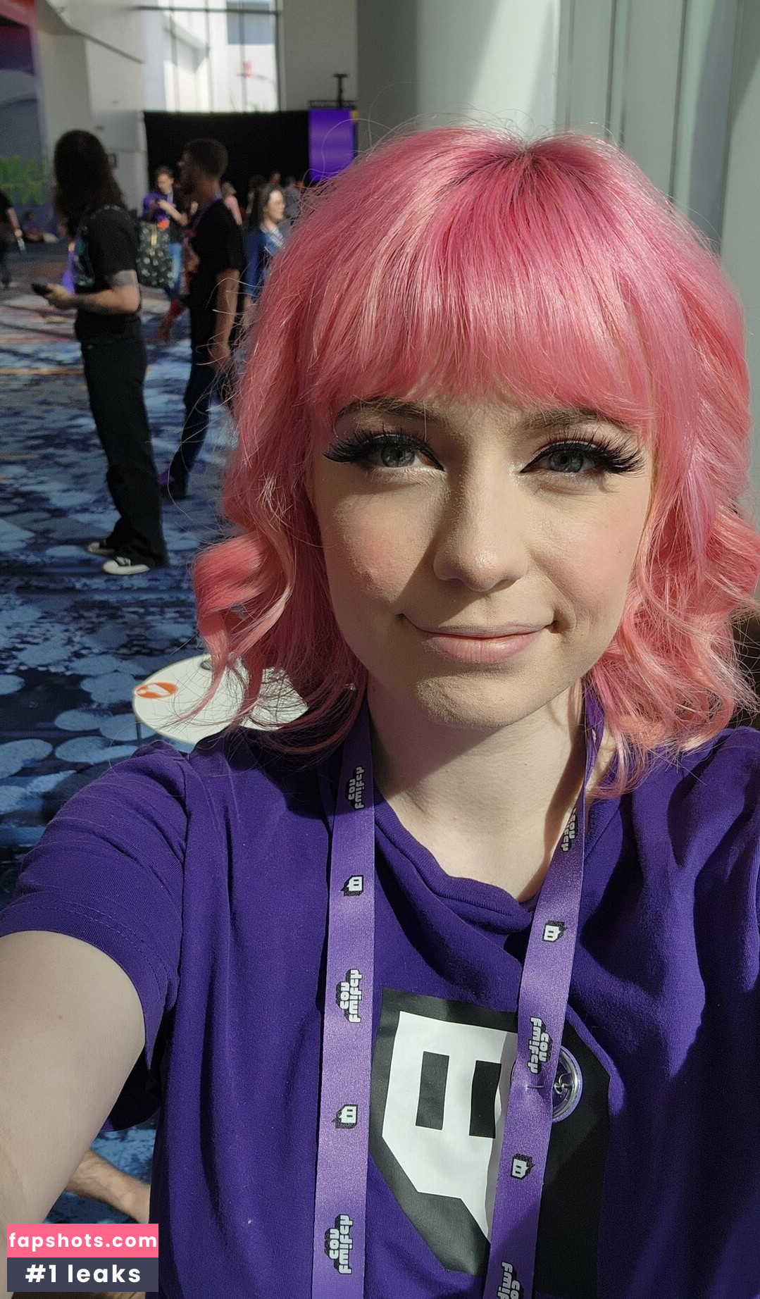 SquishShe gallery photo #40