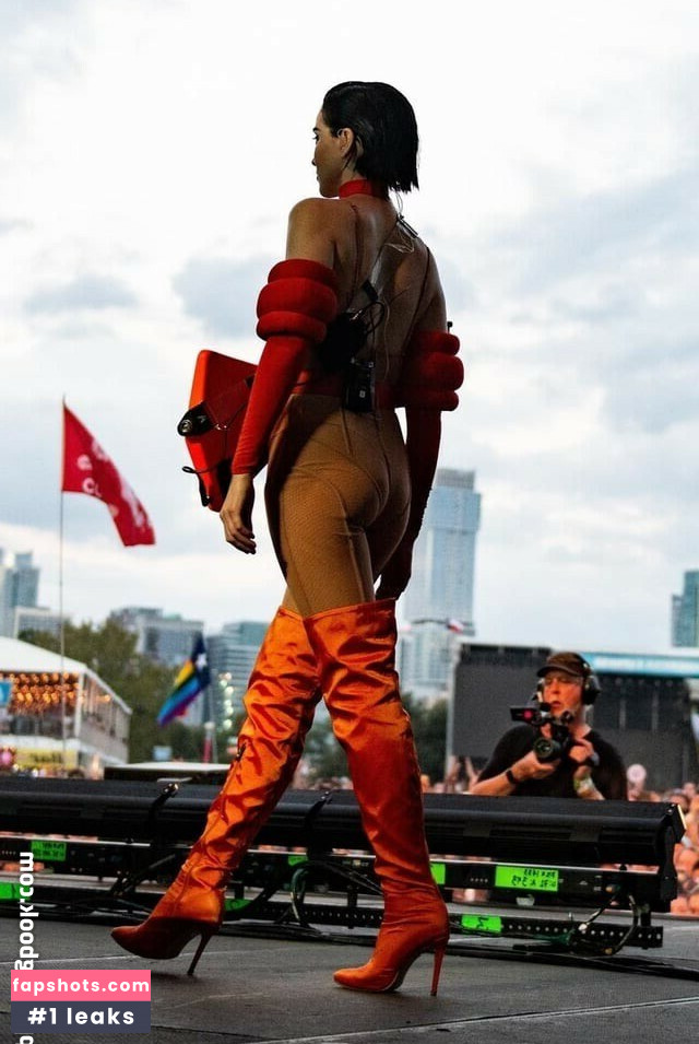 St Vincent Nahé úniky fotek pouze od fanoušků #2 - Fapshots